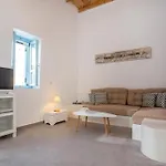 Traditional Luxury House Appartement Kalithies