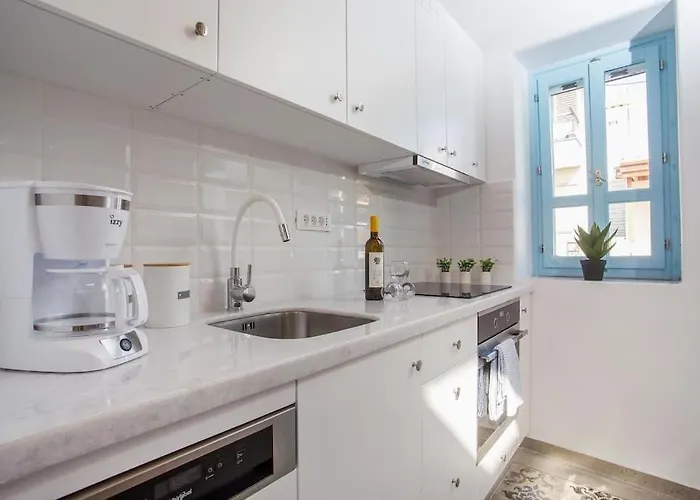Traditional Luxury House Апартаменты *