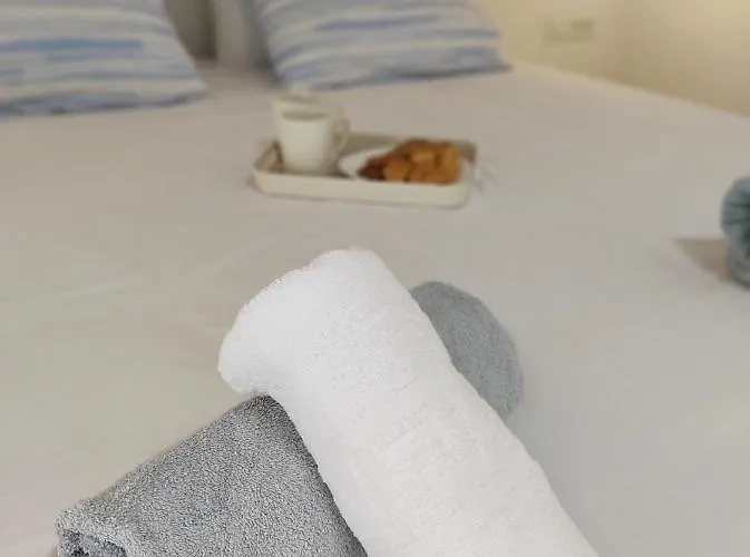 Daire Traditional Luxury House